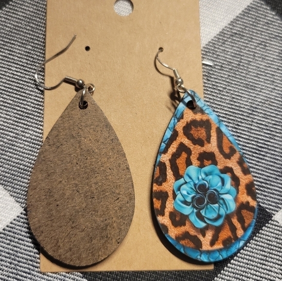 New Homemade 3d looking sublaminated turquoise and leopard print earrings - Picture 2 of 3